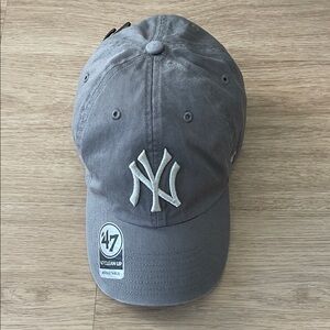 NWT 47 Brand New York Yankees Clean Up Baseball Cap (Dark Grey)